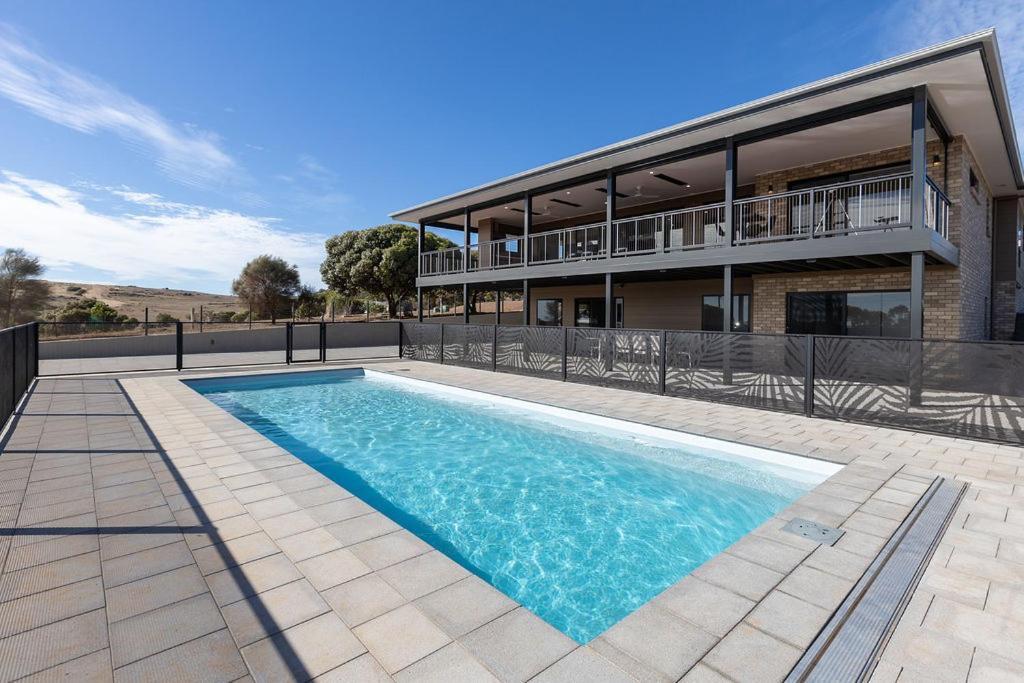 The Lux Country Retreat - Heated Swimming Pool - Immaculate Views And Stylish Comfort! Villa Port Lincoln Ruang foto